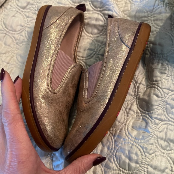 Livie and Luka worn once pink gold slip on shoes. Size 3yr. - Picture 5 of 7